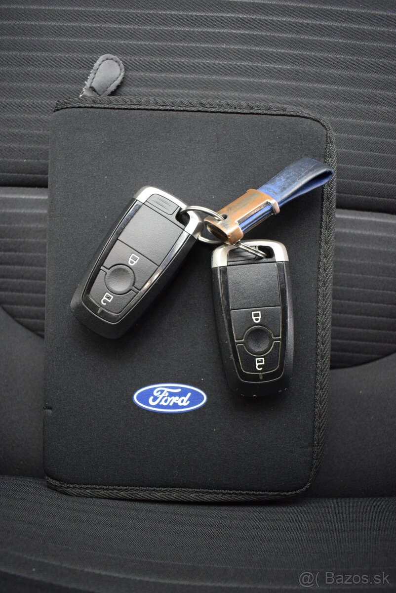 Ford Kuga 1,5 i 110 kW,Navi,najeto pouze71tkm,DPH - 20