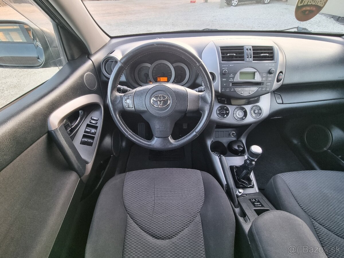 TOYOTA RAV4 2,2D4D 4x4 - 20