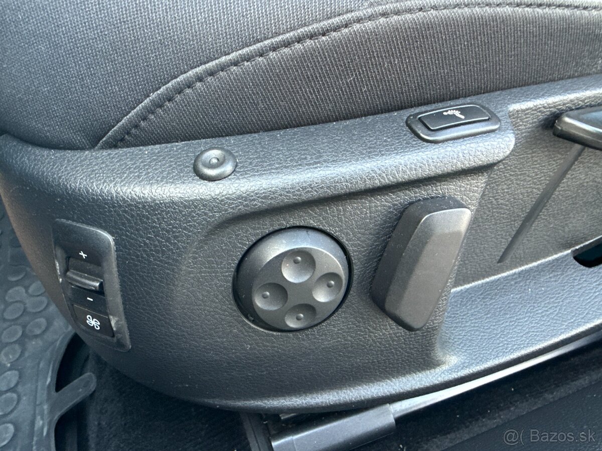 Volkswagen Passat Variant 2.0 TDI BMT Comfortline - 20