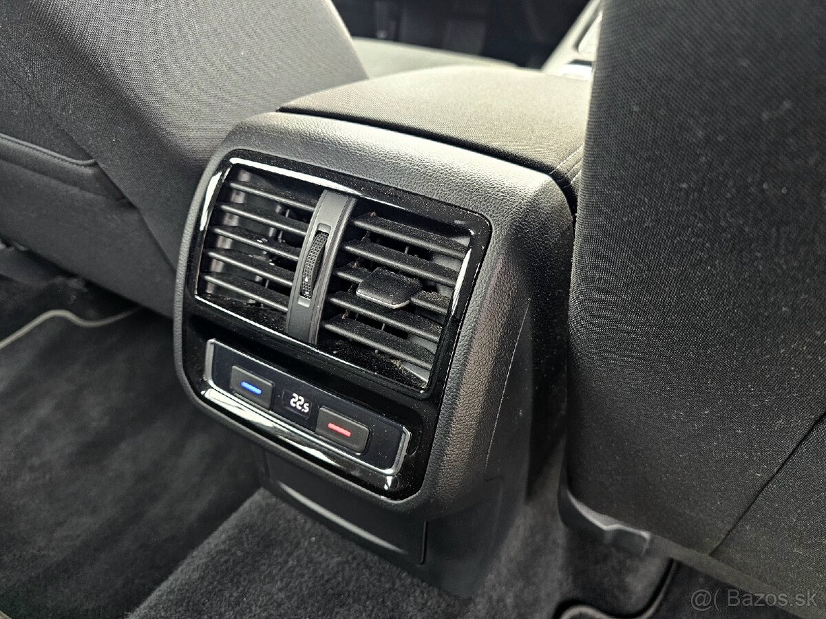 Volkswagen Passat Variant 2.0 TDI Elegance DSG Facelift - 20