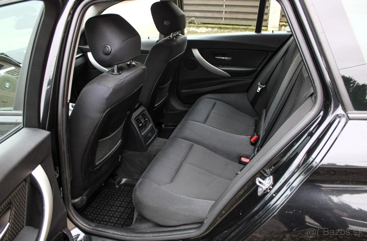 BMW Rad 3 Touring 320d A/T 135kW - 20