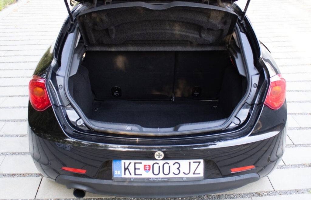 Alfa Romeo Giulietta (2015) - 20