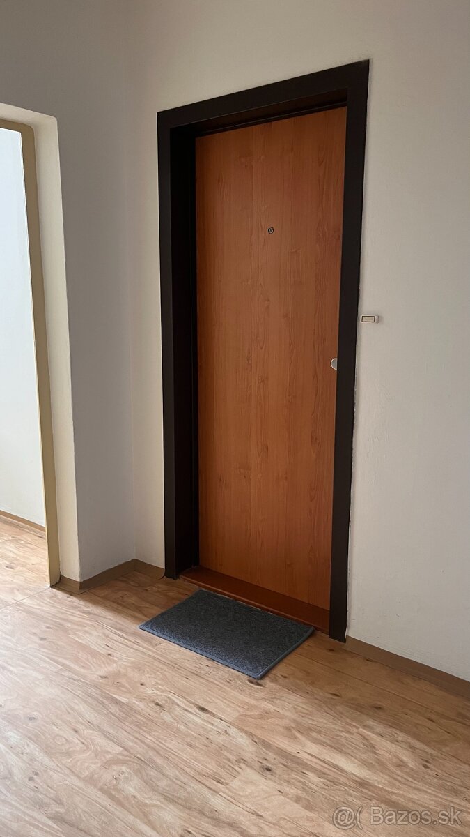 slnečný 2 izbový byt - voľný IHNEĎ - 20