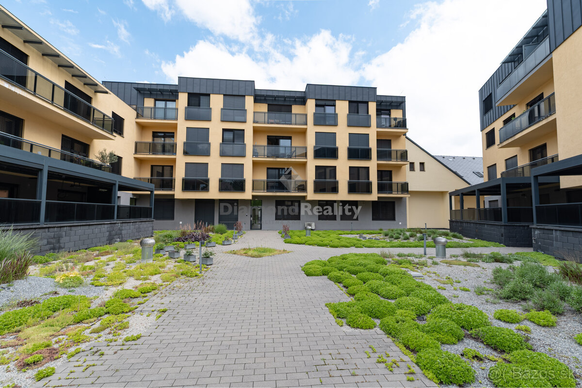 REZERVOVANÉ | NA PREDAJ 3 IZBOVÝ BYT S TERASOU V IKONICKEJ N - 20