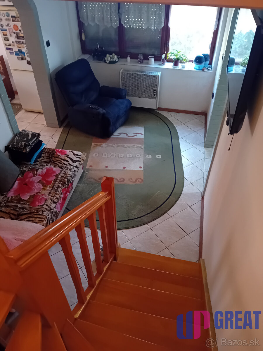 KROMPACHY- rodinný dom (10izieb)+ 3 garáže na PREDAJ - 20