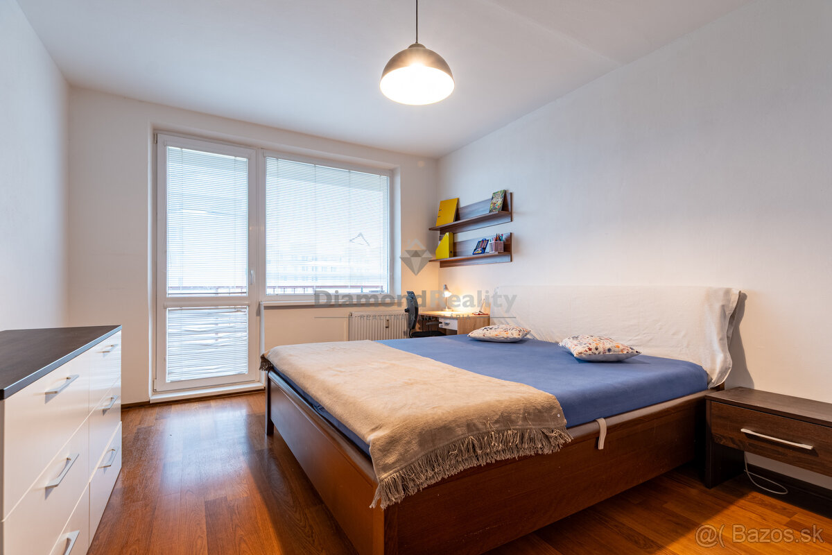 NA PREDAJ KRÁSNY 3 IZBOVÝ BYT S VÝHĽADOM NA MESTO | 64m2 + L - 20