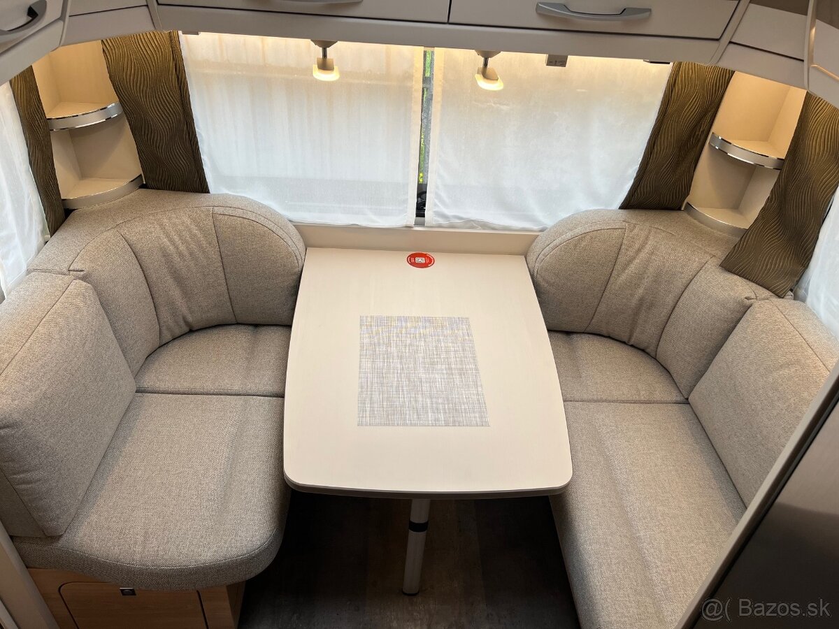 Predám karavan Dethleffs Nomad 460 EL jazdené - 20