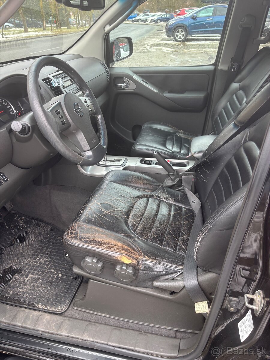 Nissan Pathfinder - 20