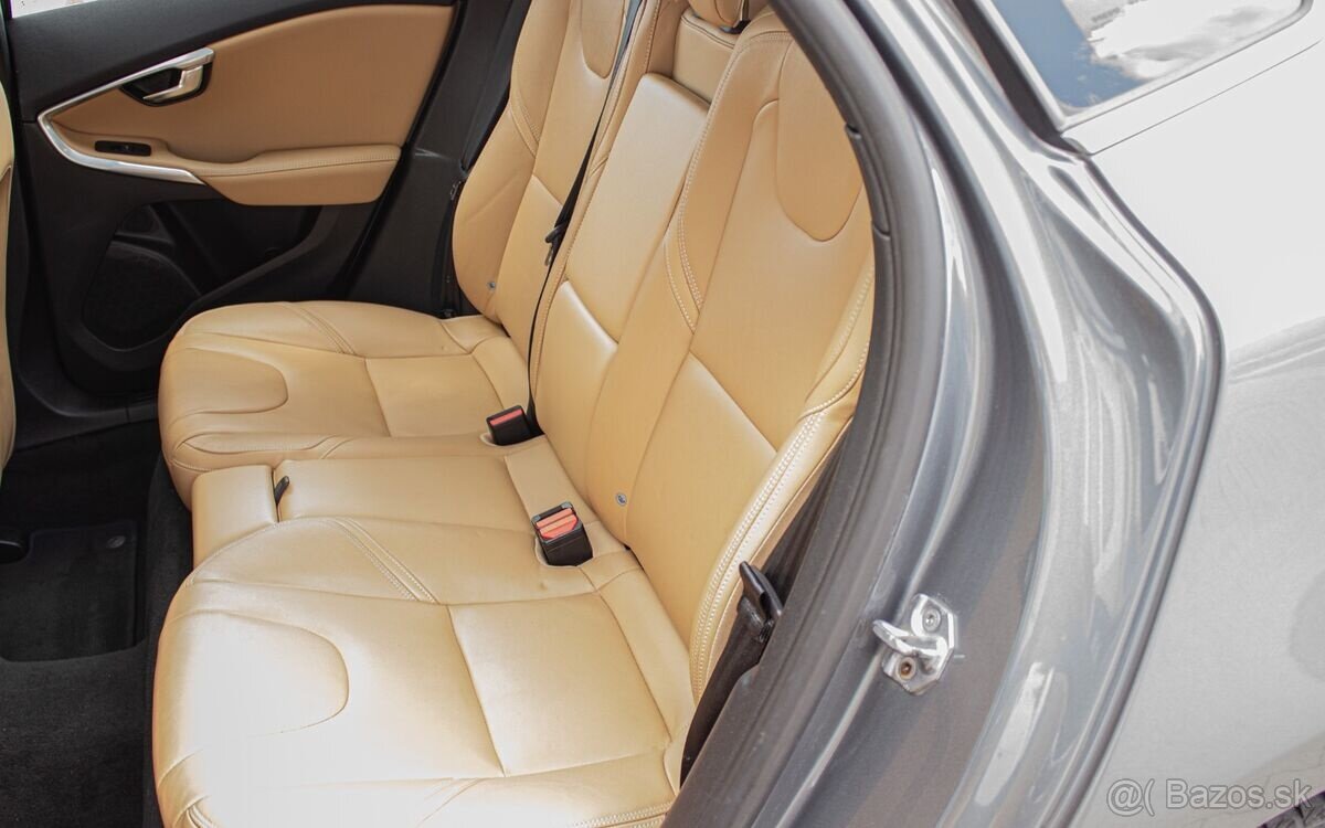 Volvo V40 D2 2.0L 120k Inscription - 20