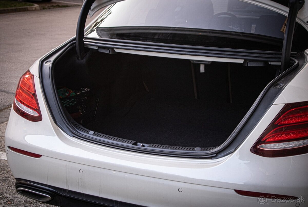 Mercedes-Benz E trieda Sedan 200 D TOP STAV - 20