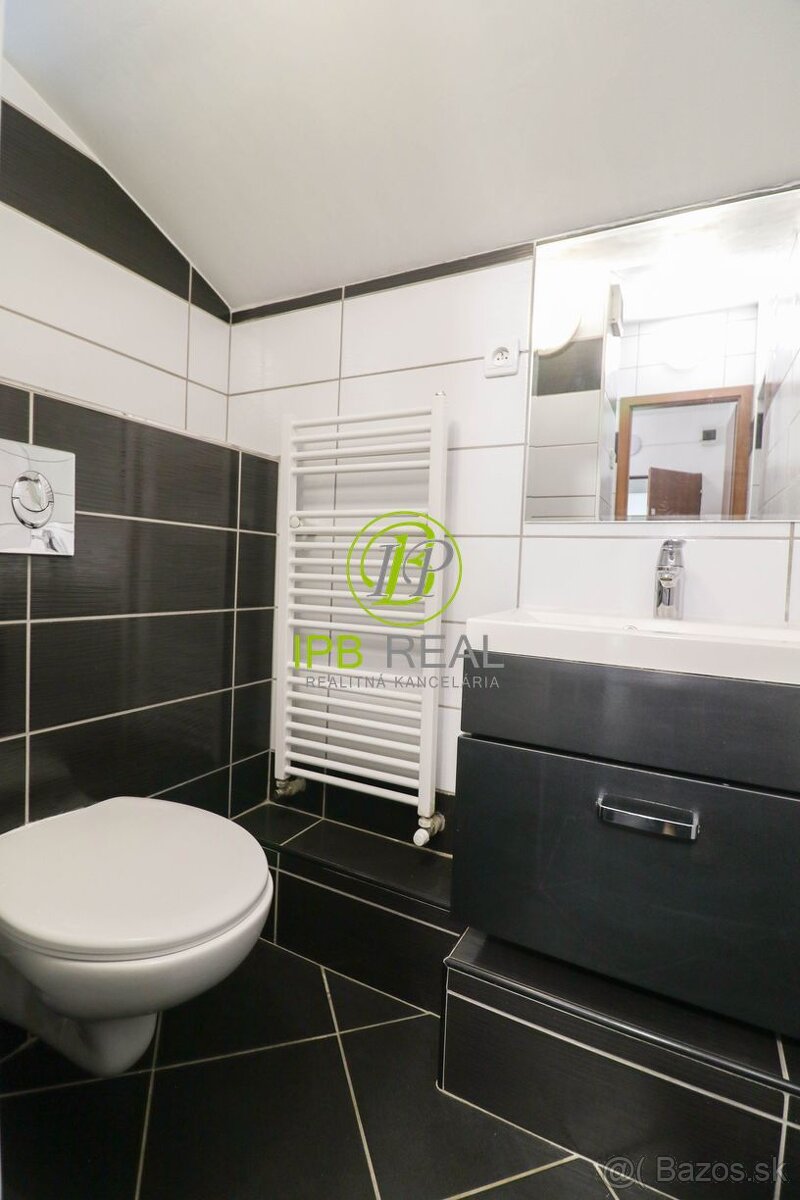 Pekný 7-izbový kompletne zariadený rodinný dom s garážou s v - 20