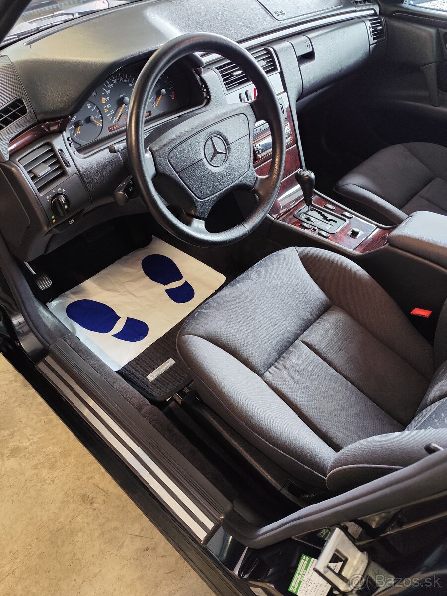 Mercedes-Benz E trieda Sedan 320 - 20