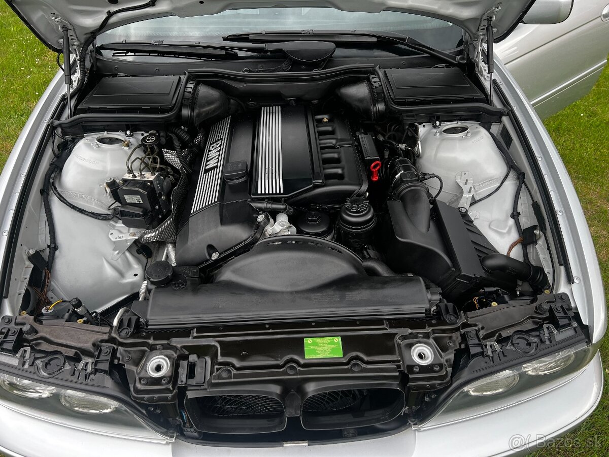 BMW Řada 5 525i PĚKNÝ STAV - 20