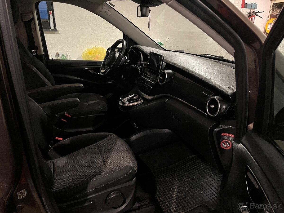 Mercedes-Benz V220 A/T - 20