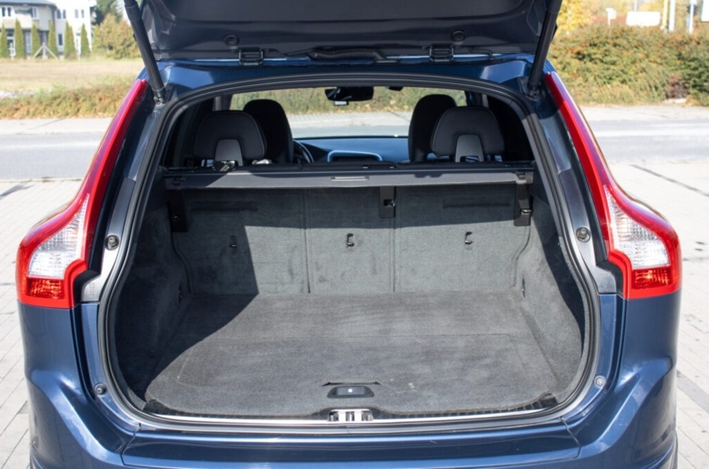 VOLVO XC60 (2015) - 20