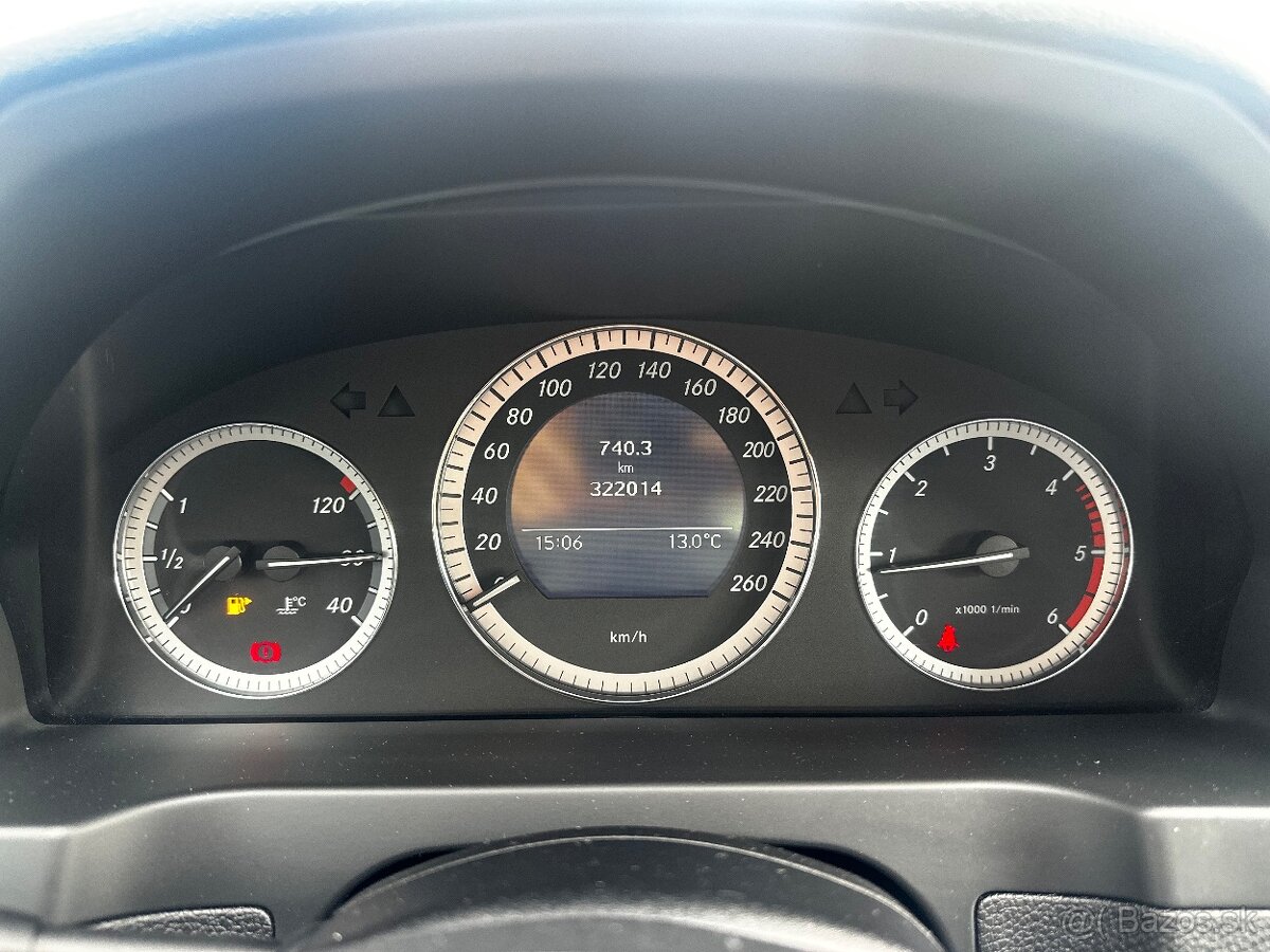 Mercedes-Benz trieda C200 CDI Classic - 20
