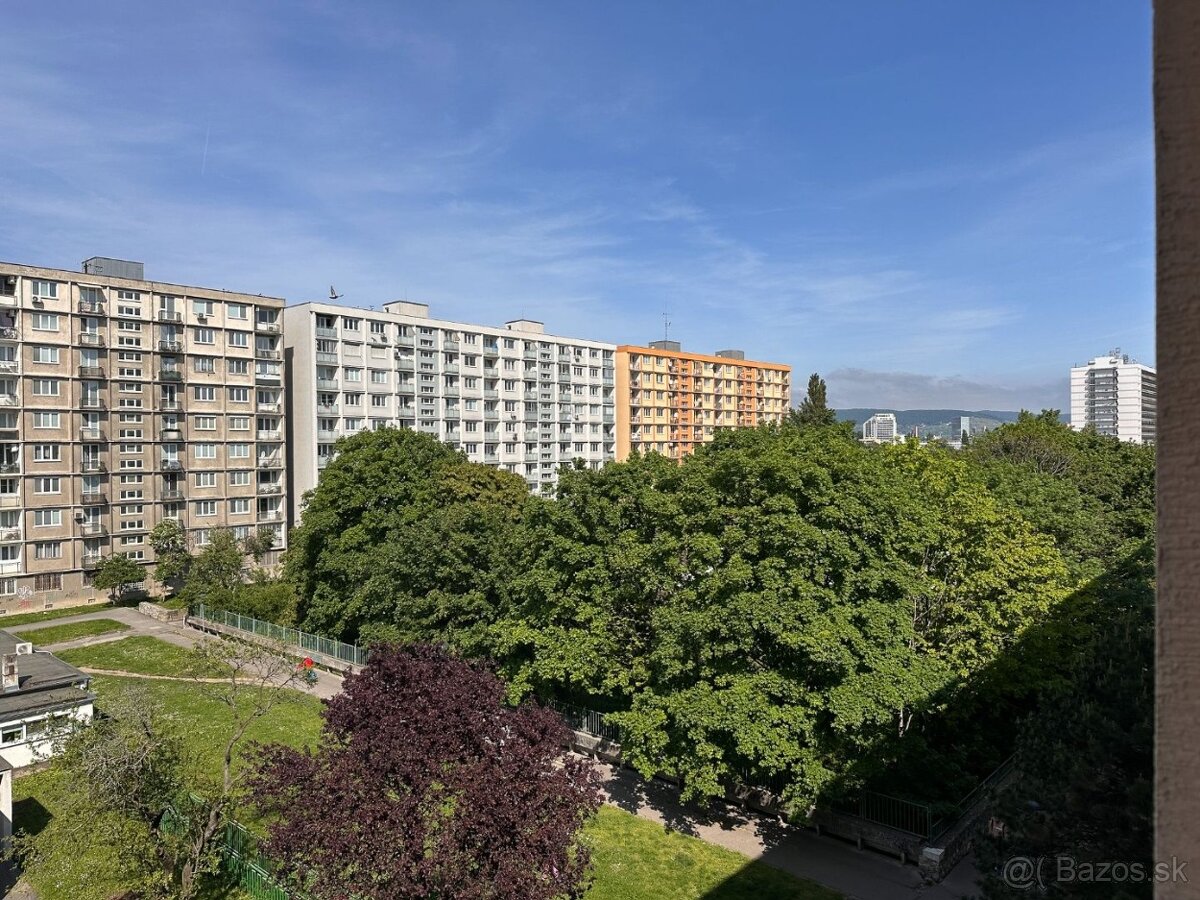 Úžasný 3 izbový byt s balkónom Rumančeková 48 - Ružinov - 20