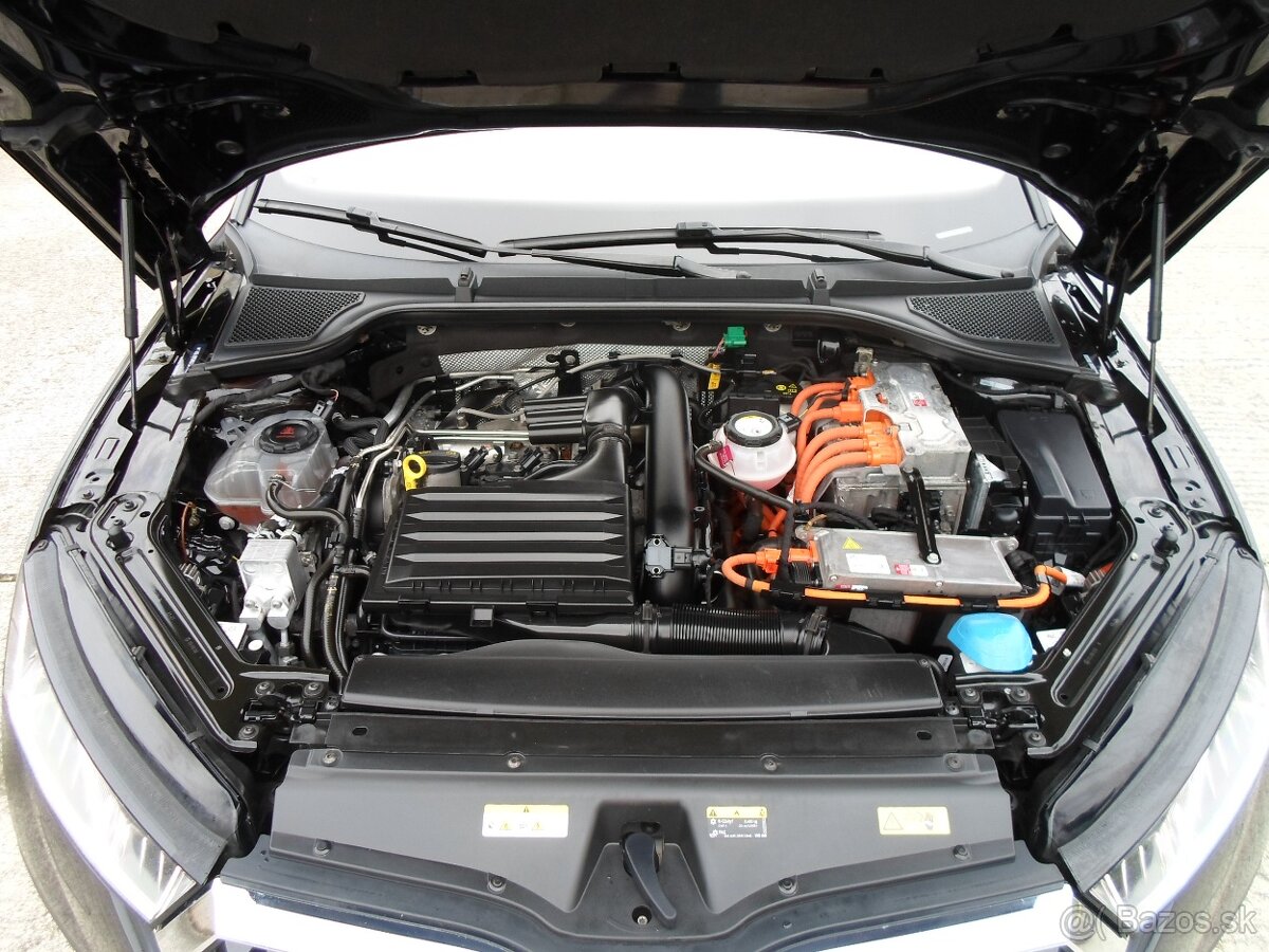 Škoda Octavia Combi 1.4 TSI iV PHEV DSG automat,F1, DigitalC - 20