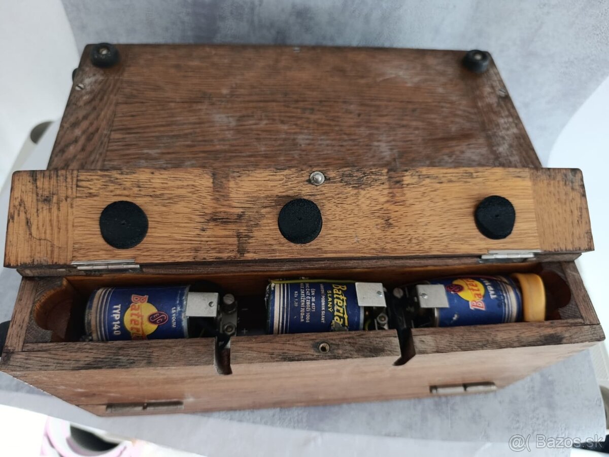 Starý vzhledově velice zachovalý německý přístroj - 20