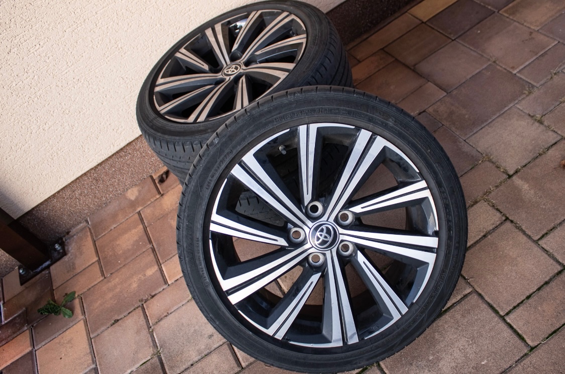 Toyota Corolla Sedan 1.8 Hybrid e-CVT - 20