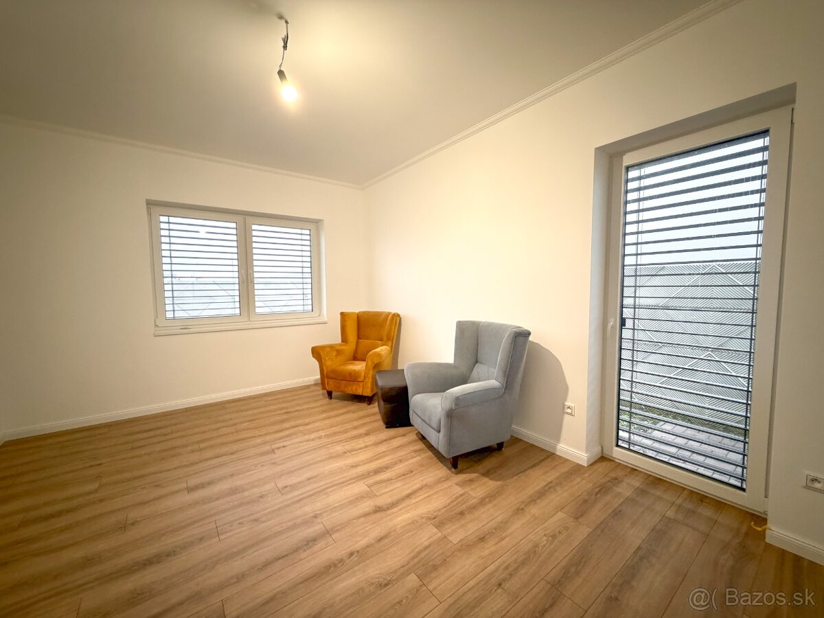 Nadštandardný rodinný dom s kompletným zariadením - 20