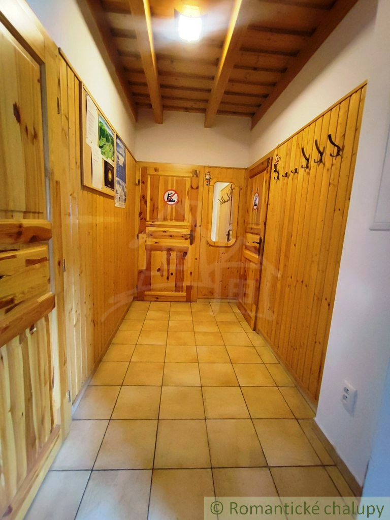 Veľká chata s dvoma apartmánmi v centre Donovál - 20