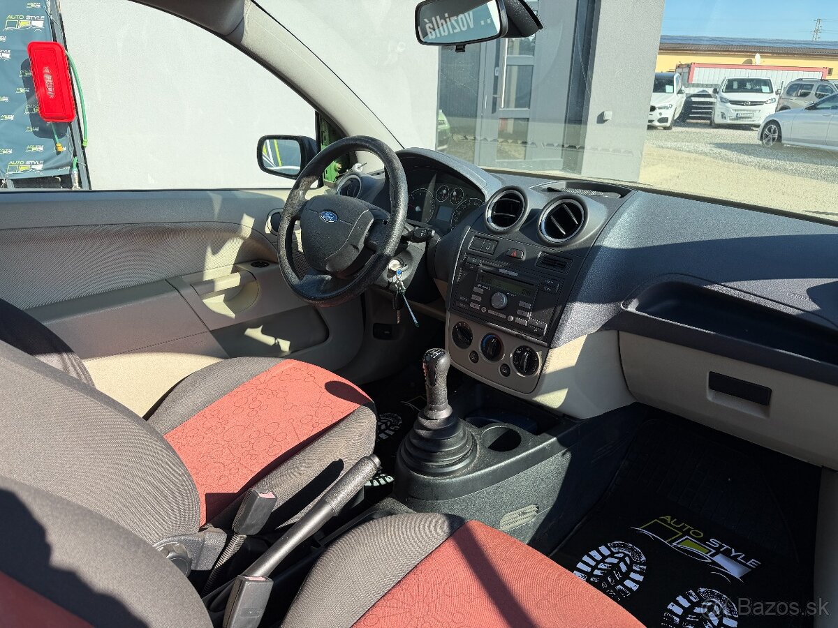 Ford Fiesta 1.3 Ambiente - 20