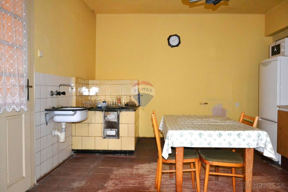 Utešený dom na predaj s veľkou záhradou v dedinke České Brez - 20