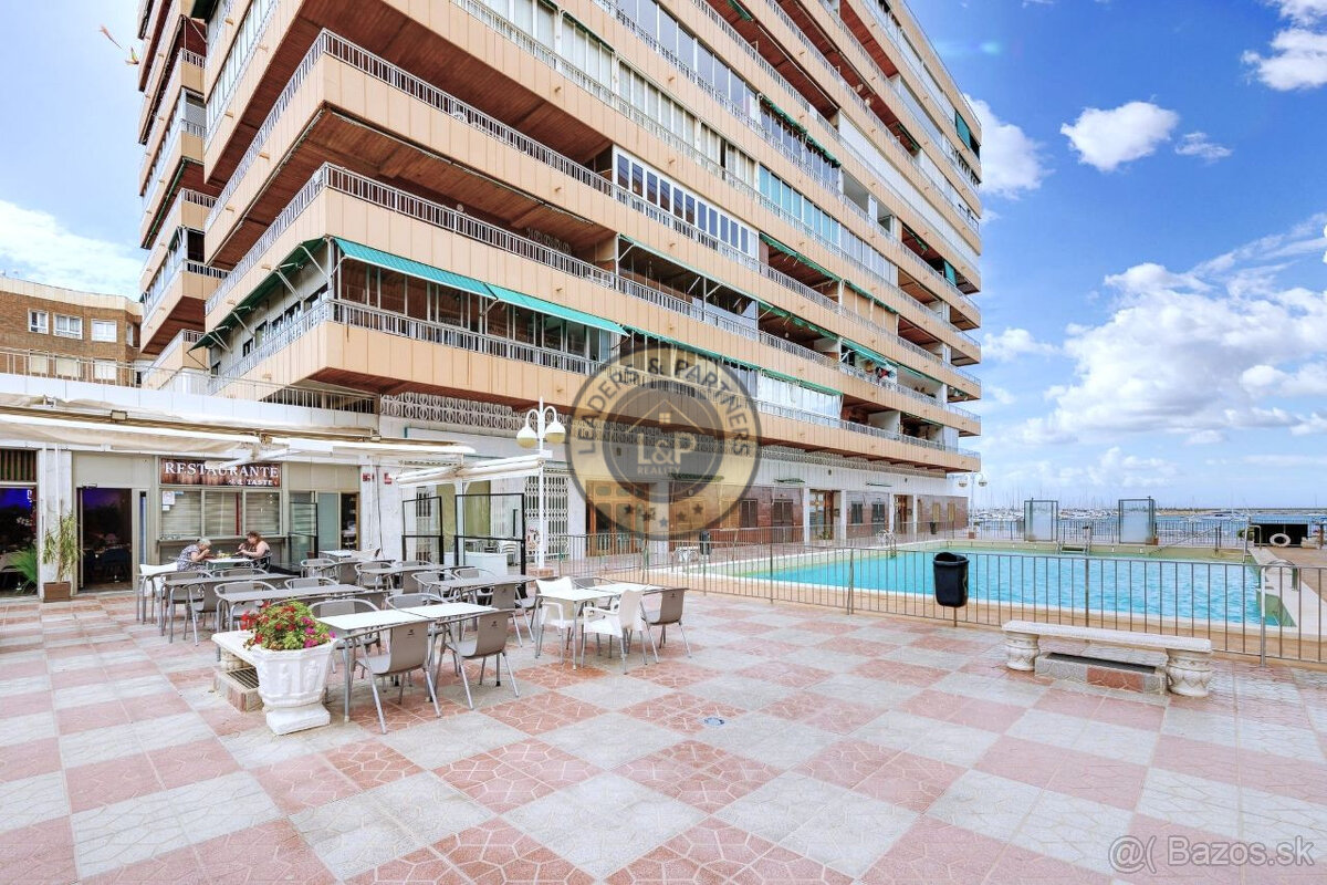 Apartmán 4+kk s balkónom a bazénom Torrevieja-Playa del Aceq - 20