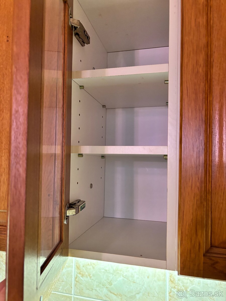 Kuchynská linka z masívu so spotrebičmi - 20