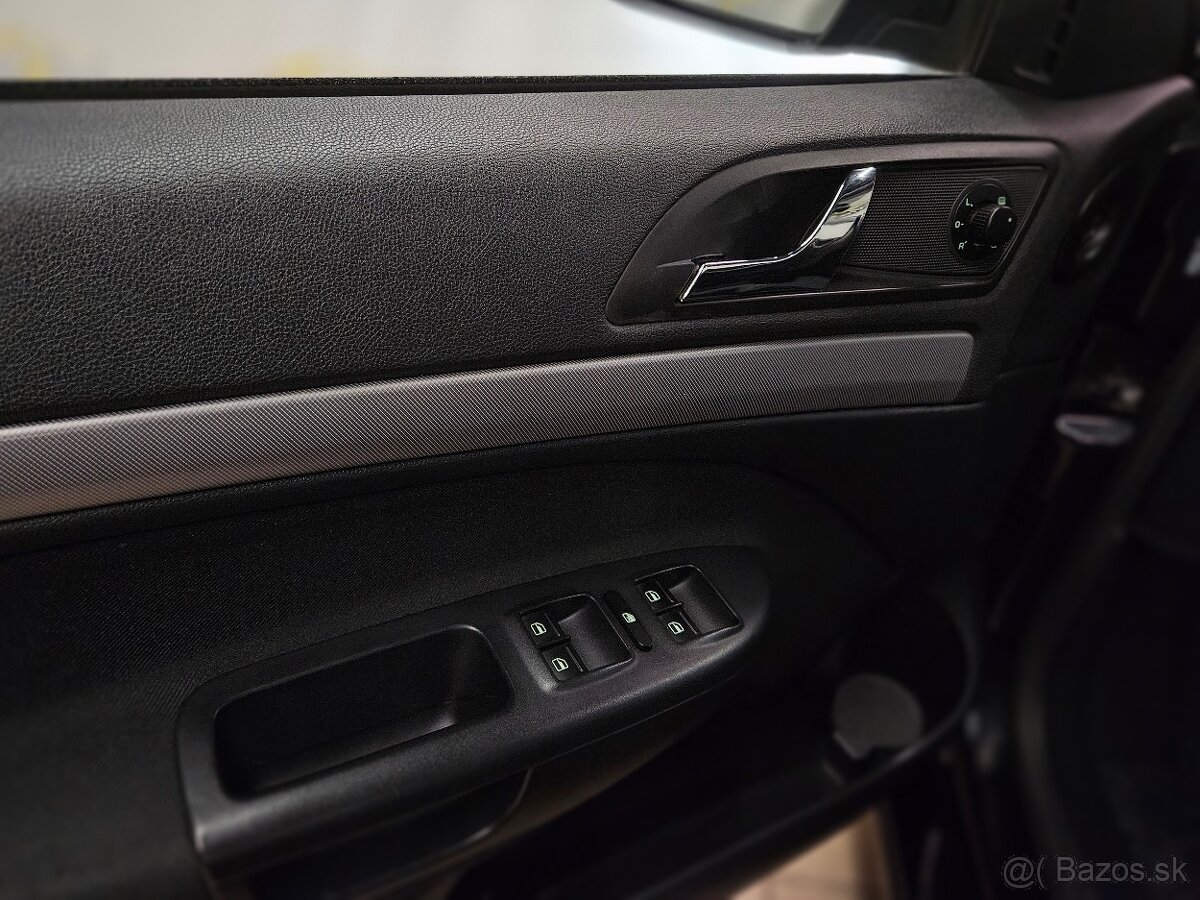 Škoda Octavia Combi 2.0 TDI CR DPF Elegance DSG - 20