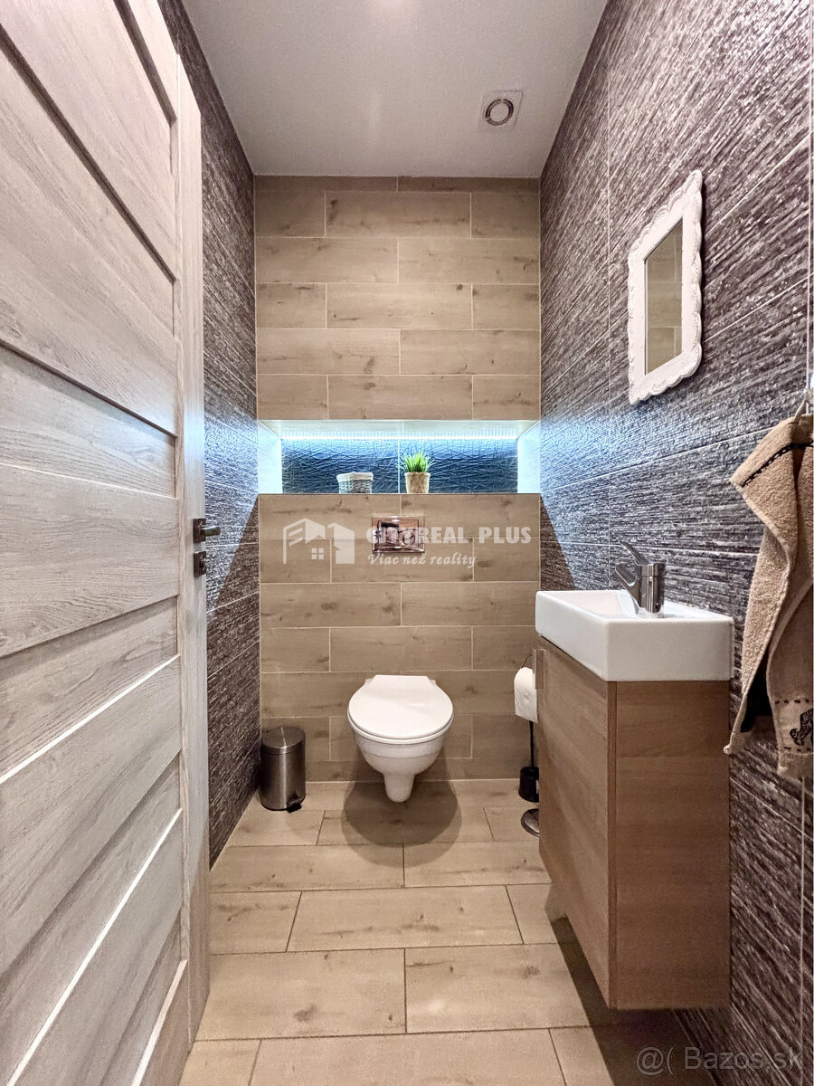 Ponúkame Vám na predaj moderne zrekonštruovaný poschodový ro - 20