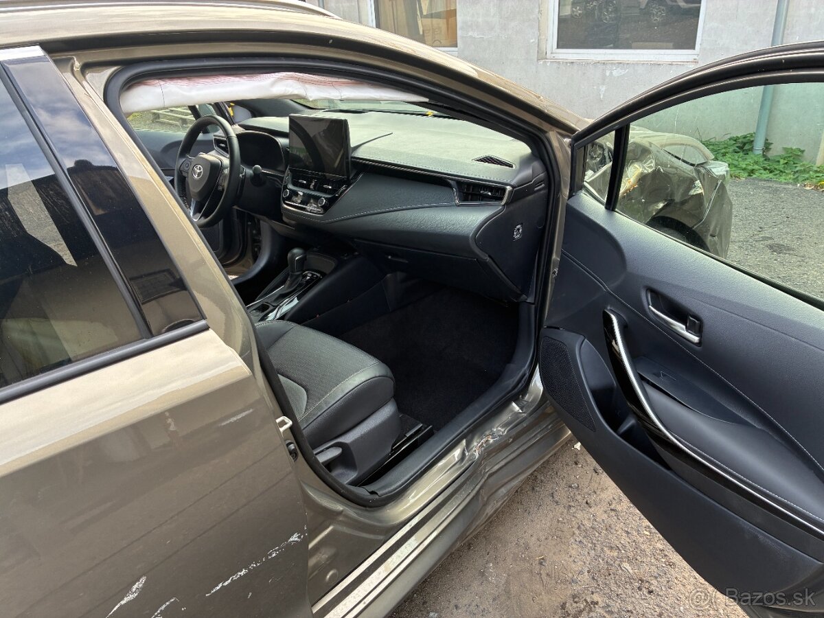 Toyota Corolla Hybrid 2.0 r.v.2024/3 e-CVT 112 kW EXECUTIVE - 20