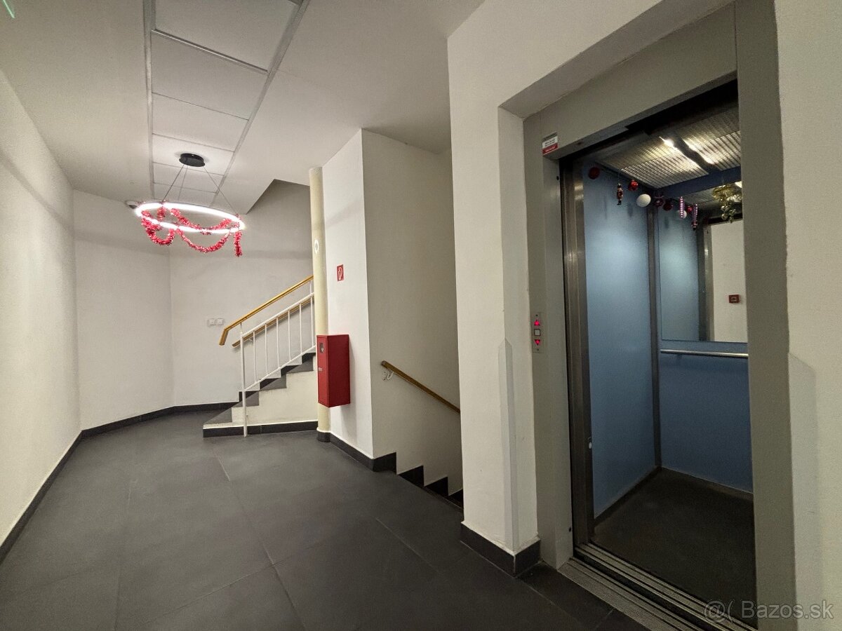 1i. byt 45m,TERASA, 4/5p., Zámocká ul., extra GP, výťah - 20