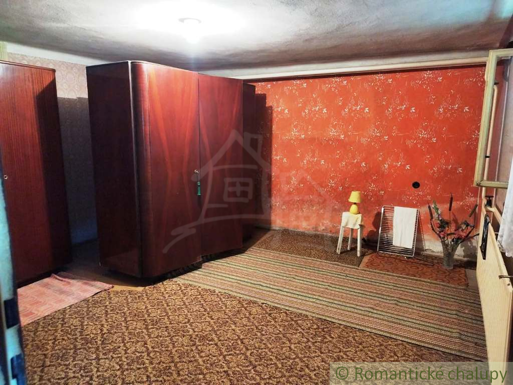 Priestranný dom s veľkou 1767 m² záhradou pre mladú rodinu - 20