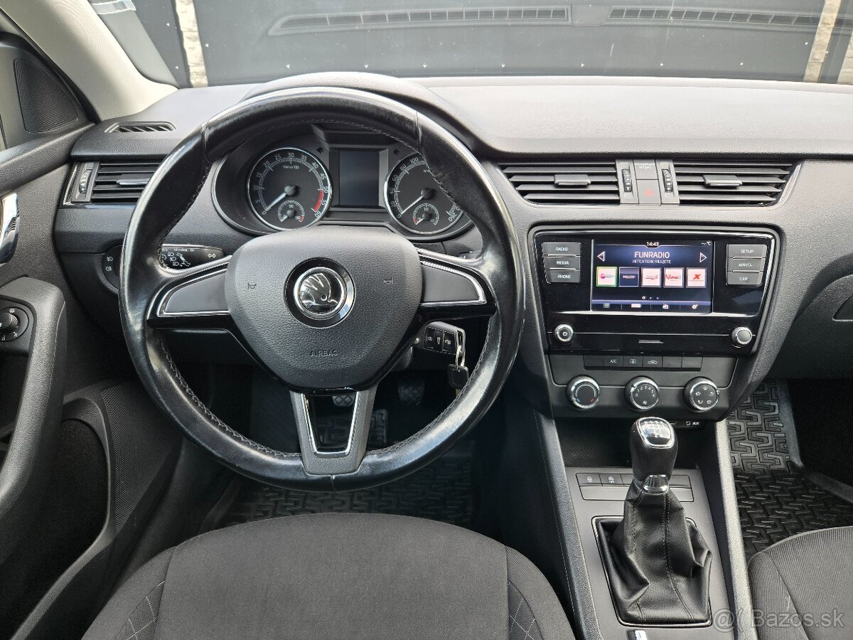 ŠKODA OCTAVIA Combi 2017 - 20