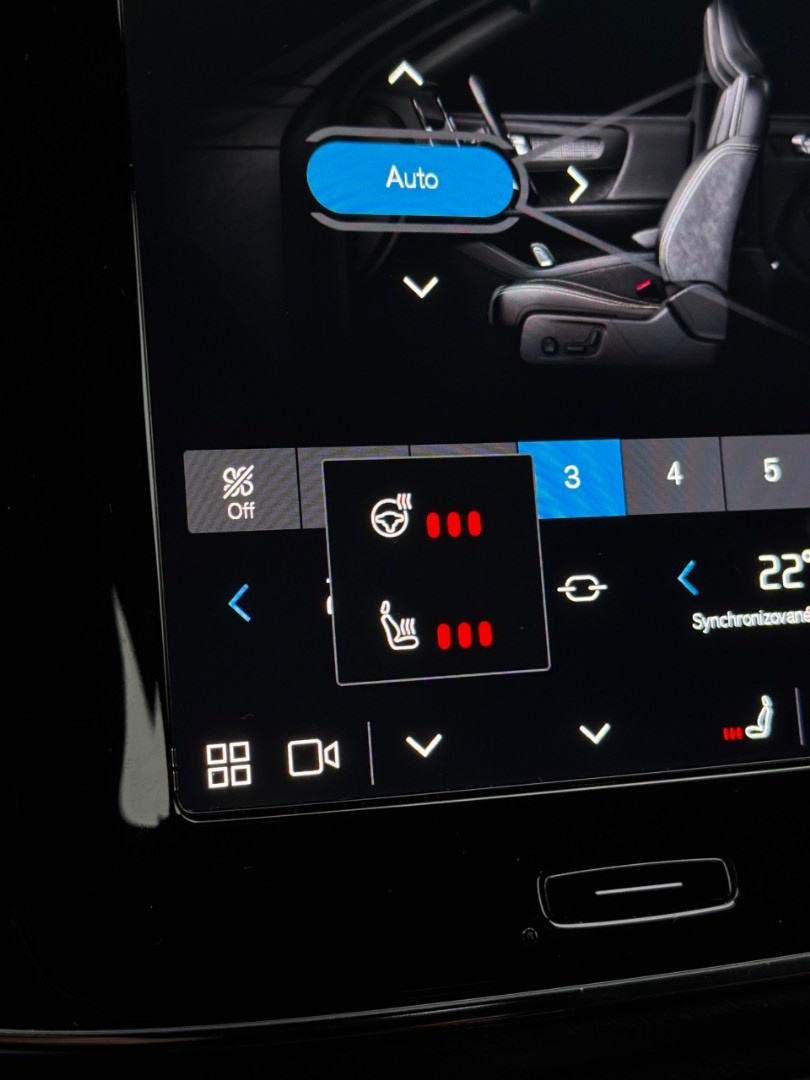 Volvo XC40 2.0 B3 mHEV Core A/T - 20