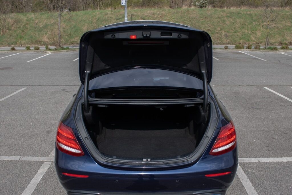 Mercedes-Benz E trieda 200, 9G-Tronic - 20