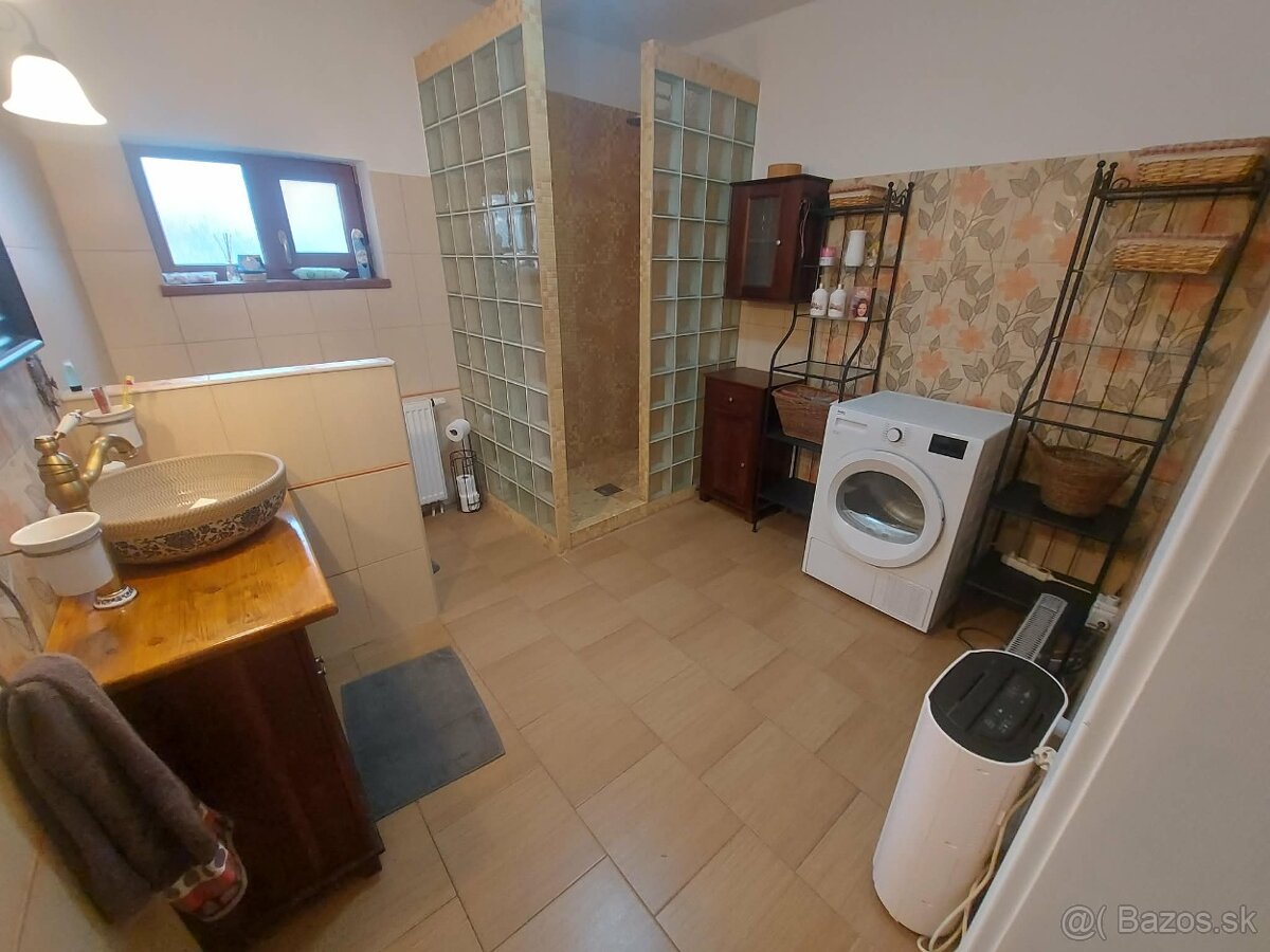 Velky vidiecky dom s pozemkom 1200m - 20