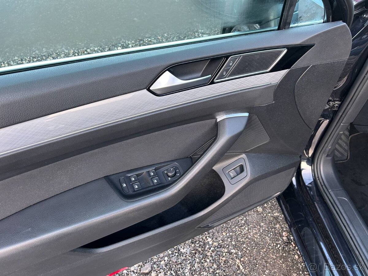 Volkswagen Passat Variant 2.0 TDI EVO Elegance DSG - 20