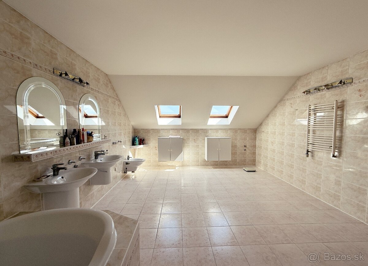 Na predaj Rodinný dom,Trenčín-Zlatovce, krásny pozemok 900m2 - 20