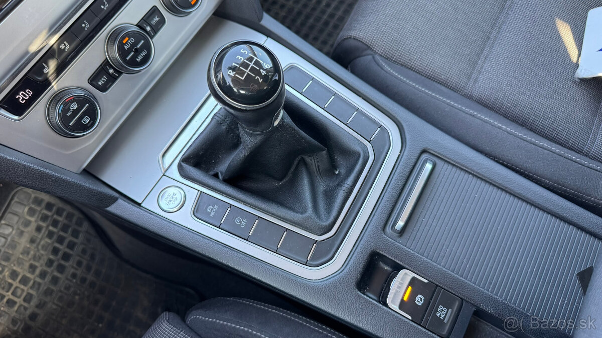 Volkswagen Passat 2.0 TDI BMT Trendline - 20