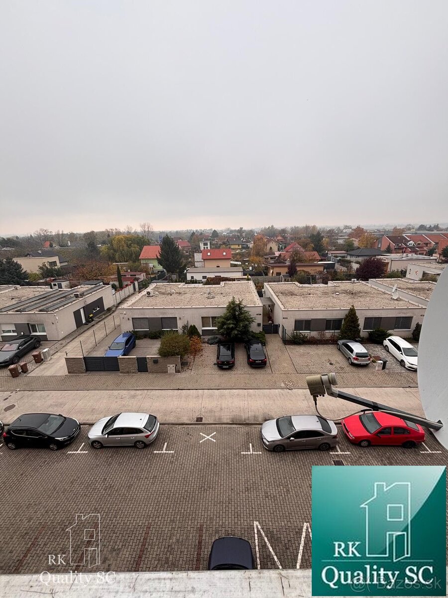 SENEC - NA PREDAJ 2 izbový byt s vlastným parkovaním, pri St - 20