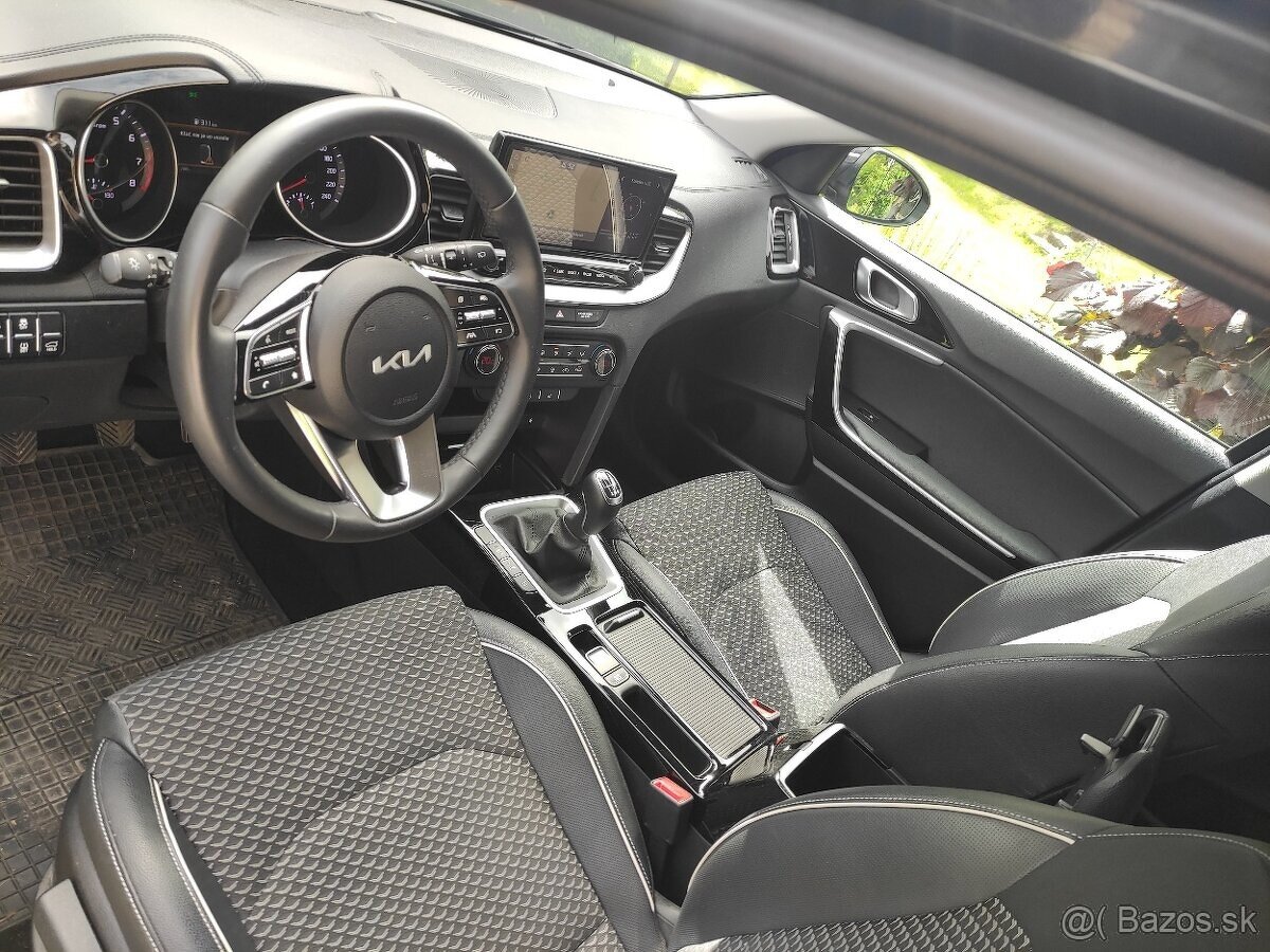 Kia XCeed 1.5 T-GDi MY23 118kW Gold + smart pack - 20