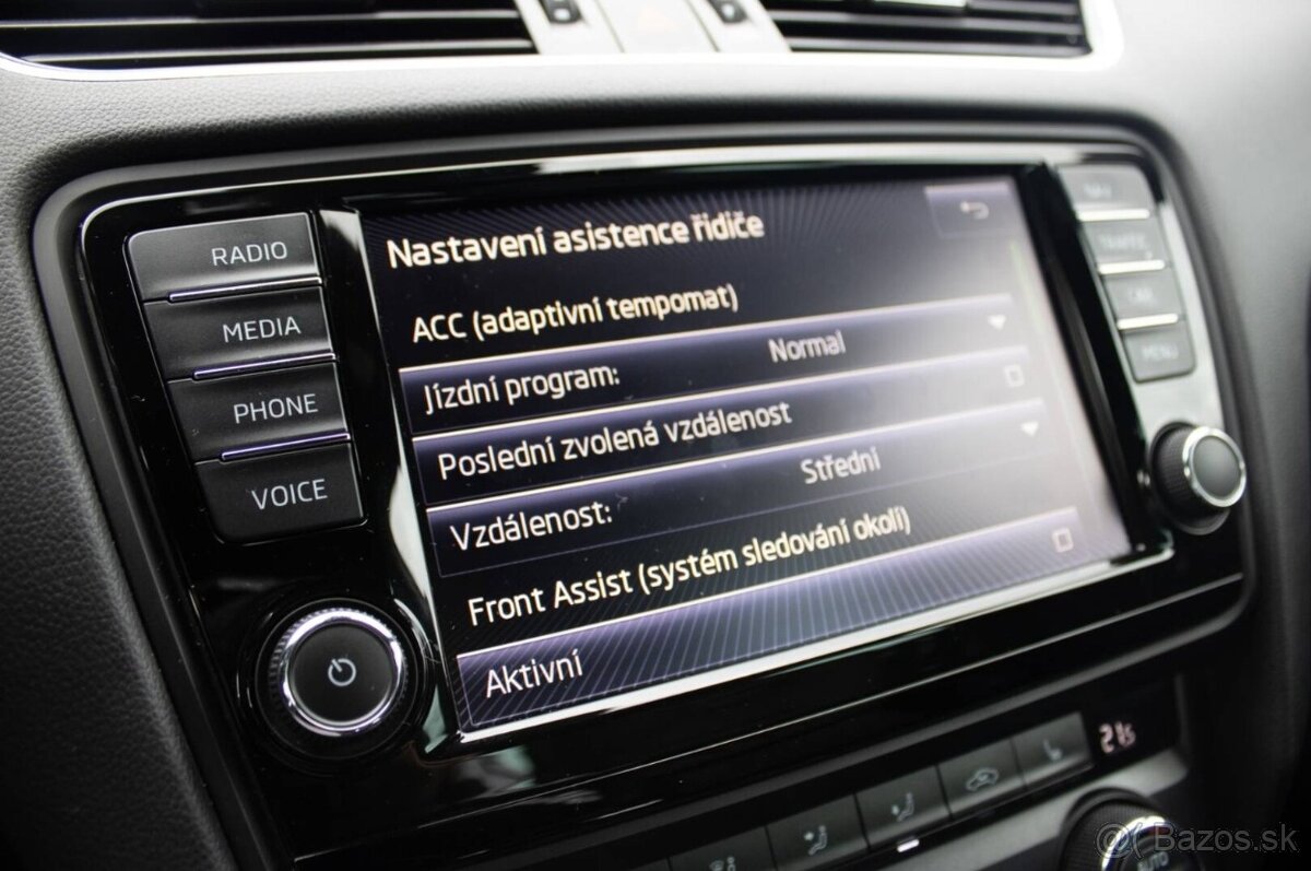 Škoda Octavia Combi 2.0 TDI DPF RS DSG - 20