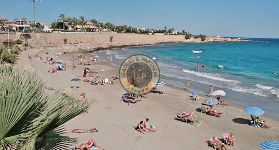 Moderný apartmán 3+kk Alicante-Punta Prima, Španielsko - 20