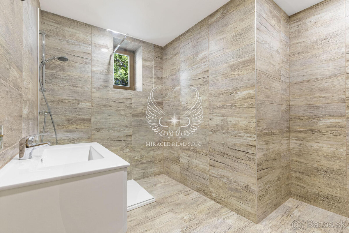 NOVOZREKONŠTRUOVANÝ 3PODLAŽNÝ ROD. DOM SO ZÁHRADOU POD LESOM - 20