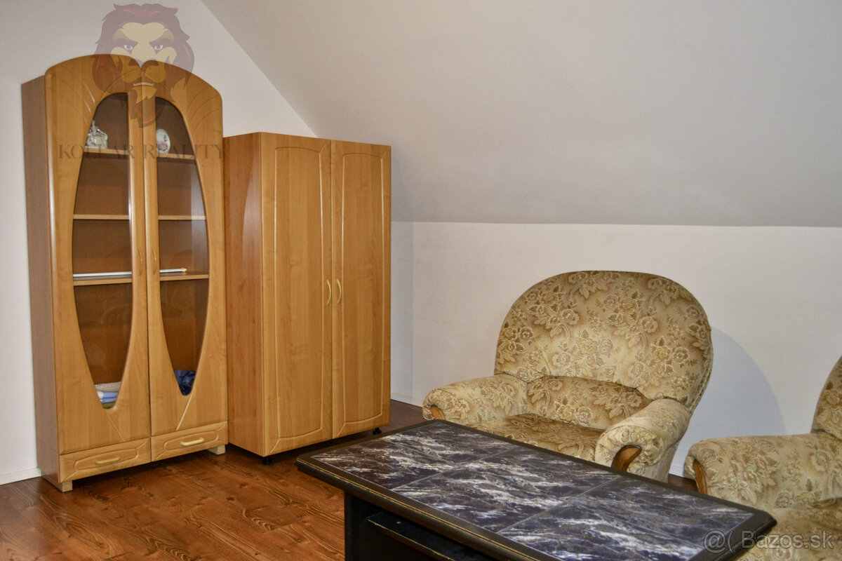 NA PREDAJ RODINNÝ DOM SO SAMOSTATNOU UBYTOVŇOU V OBCI ZAVAR - 20