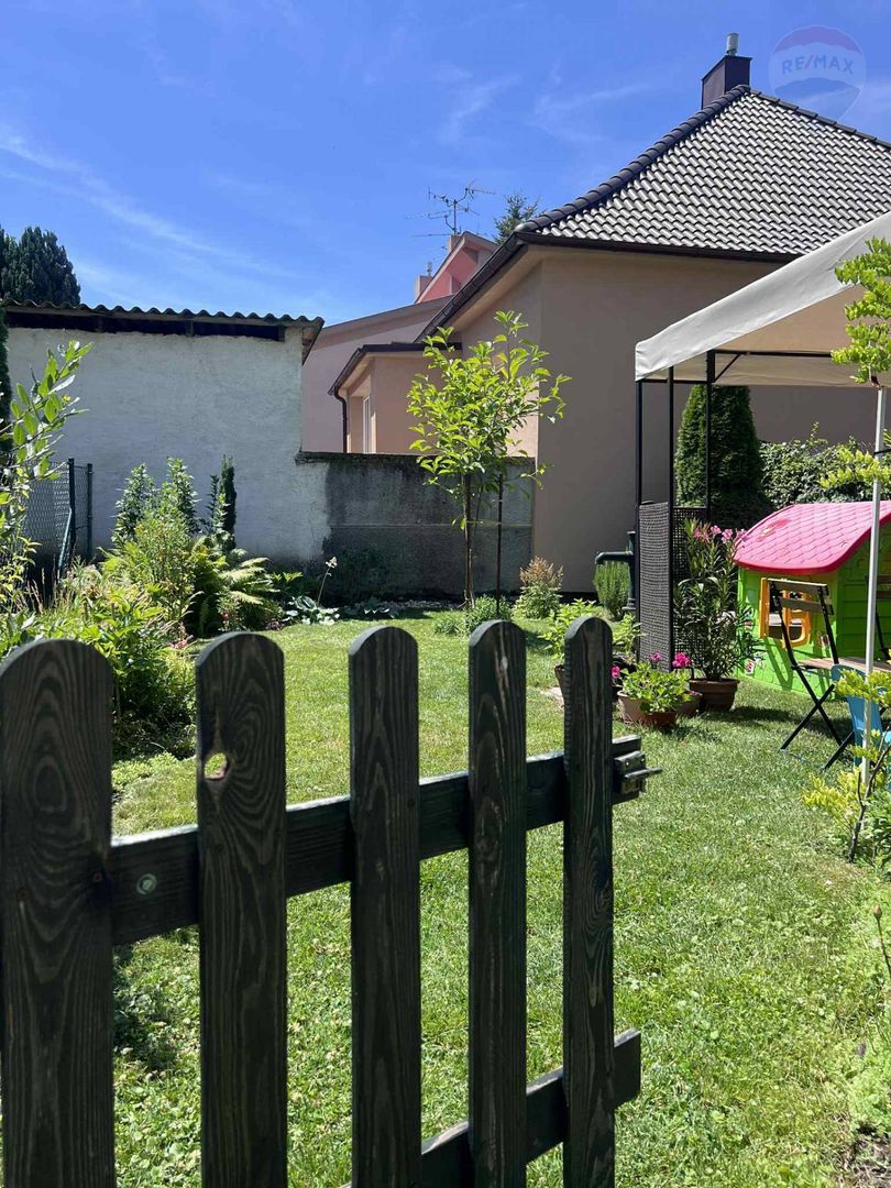 PREDAJ:3 izbový byt s garážou a záhradkou, blízko centra mes - 20