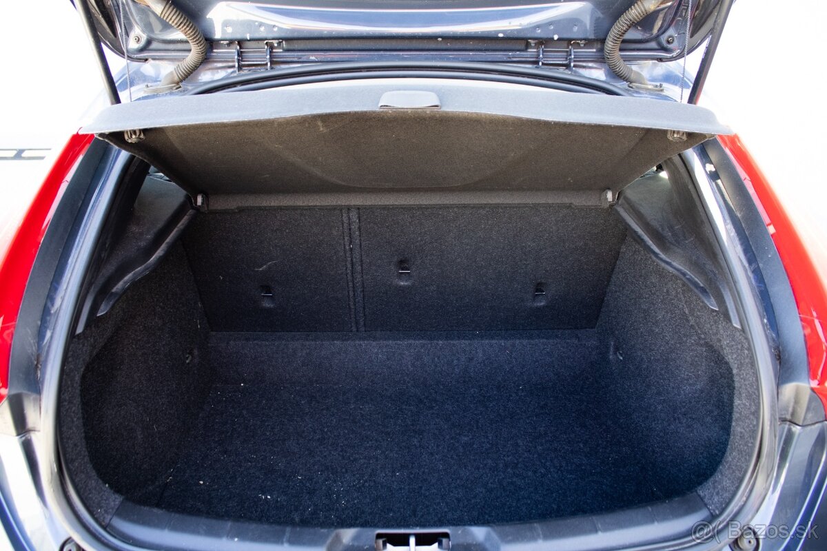 Volvo V40 D2 2.0L 88kW MT/6 2018 - 20